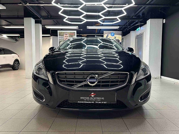 Volvo V60 2 of 30
