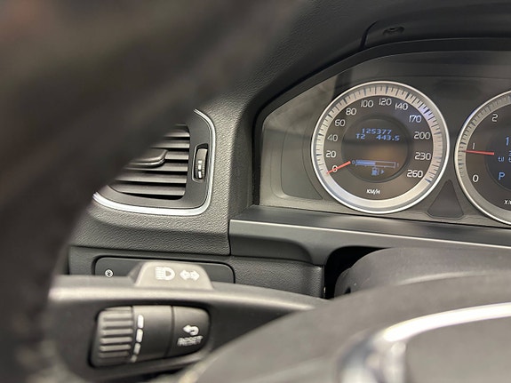 Volvo V60 15 of 30