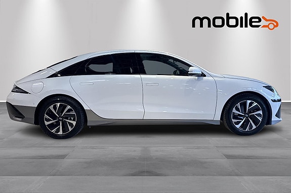 Hyundai Ioniq 6 2 of 26