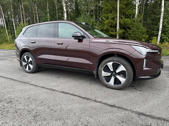 Volvo EX90 16 of 21