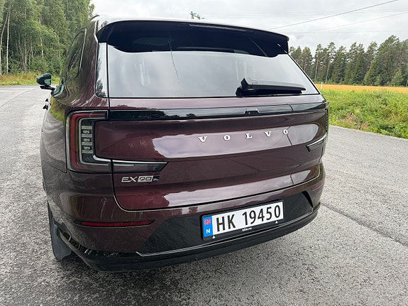 Volvo EX90 18 of 21