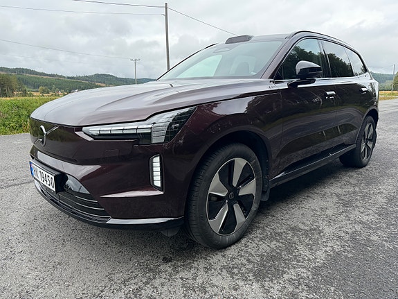 Volvo EX90 12 of 21