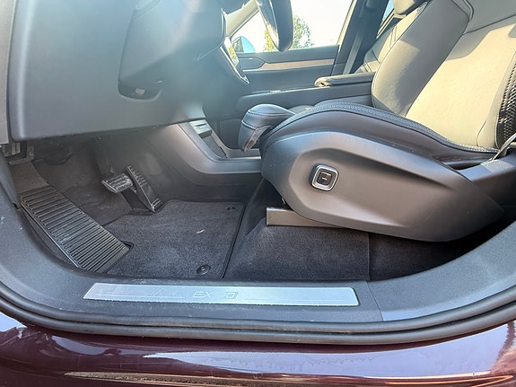 Volvo EX90 4 of 21