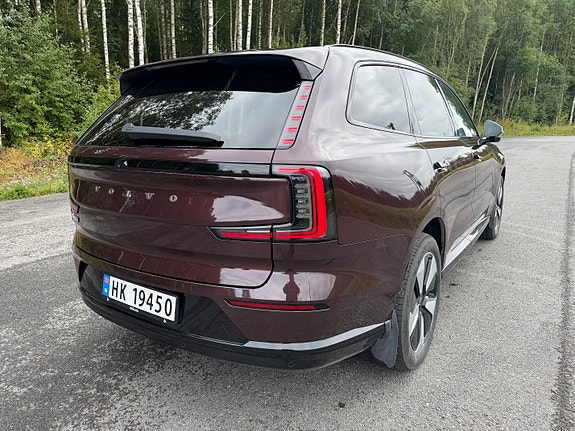 Volvo EX90 17 of 21