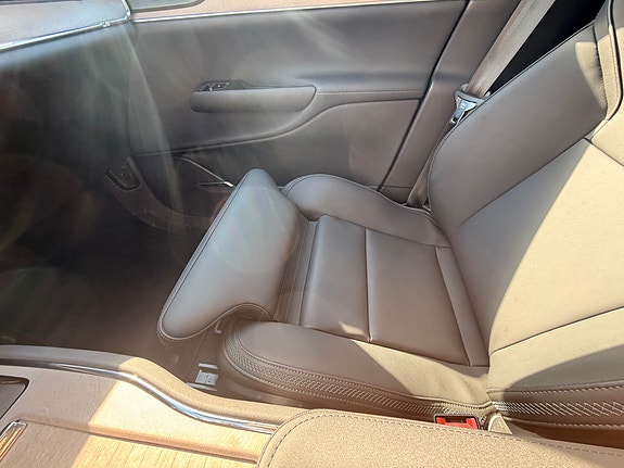 Volvo EX90 2 of 21