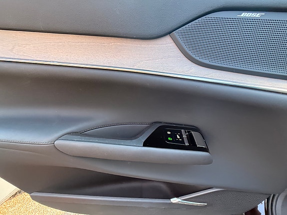Volvo EX90 3 of 21