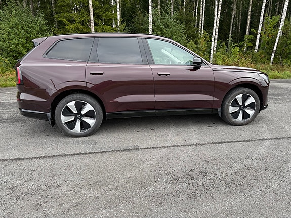 Volvo EX90 15 of 21