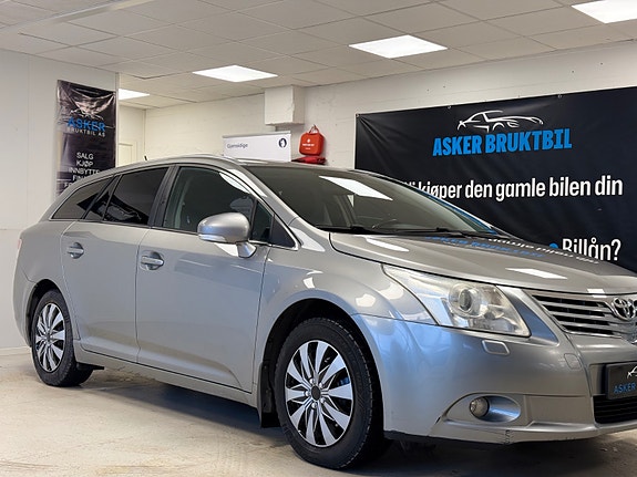 Toyota Avensis 2 of 5