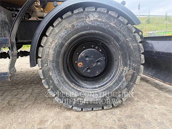 Cat M316-07 19 of 20