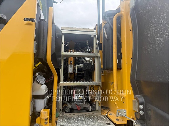Cat M316-07 14 of 20
