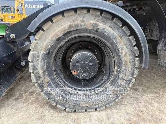 Cat M316-07 16 of 20