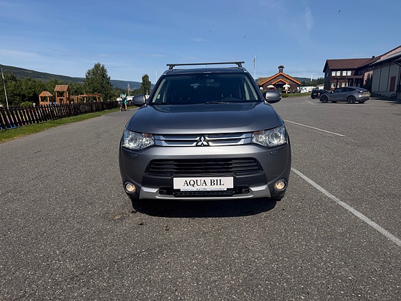 Mitsubishi Outlander 3 of 24