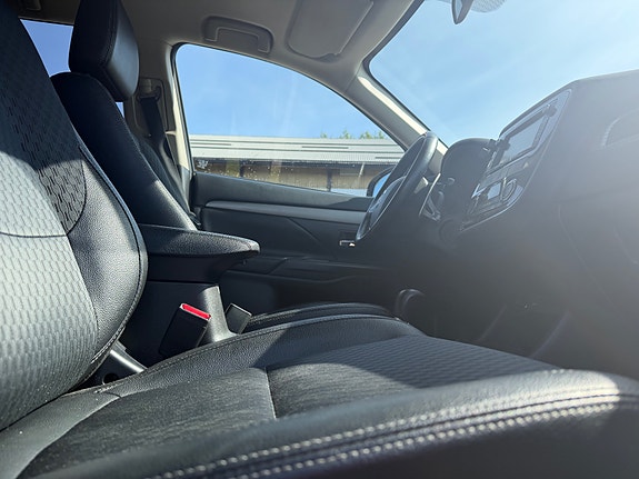 Mitsubishi Outlander 14 of 24