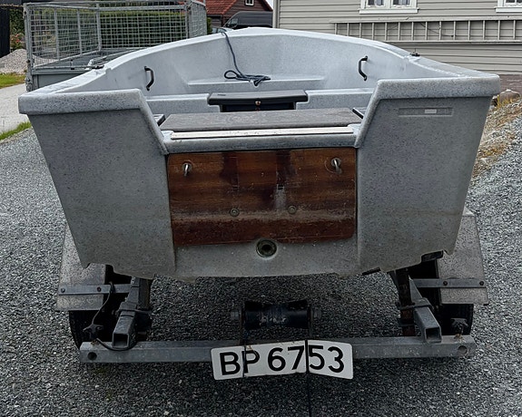 Pioner 13 med registrert henger og defekt motor. 3 of 5