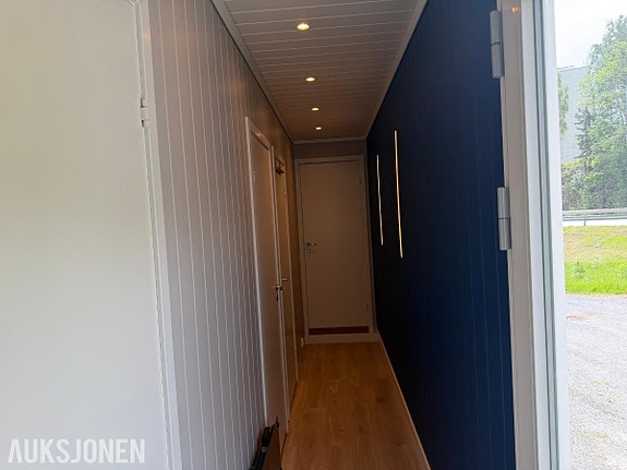 Andre Brakkerigg / mannskapsvogn 2021 – 2 soverom, bad, vaskerom, kjøkken og stue – elbillader montert 2 of 5