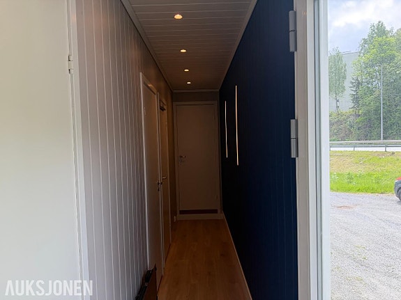 Andre Brakkerigg / mannskapsvogn 2021 – 2 soverom, bad, vaskerom, kjøkken og stue – elbillader montert 3 of 5