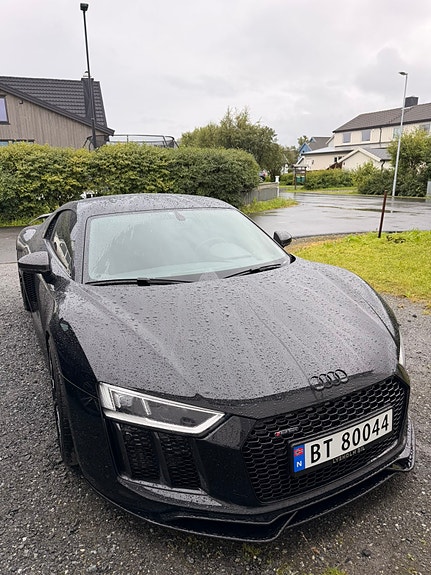 Audi R8 2 of 5
