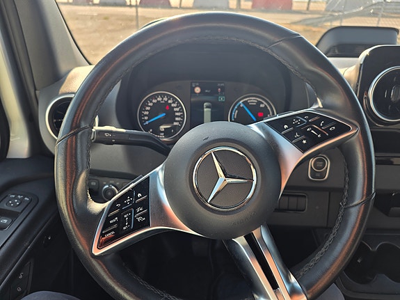Mercedes-Benz eSprinter 414 7 of 11