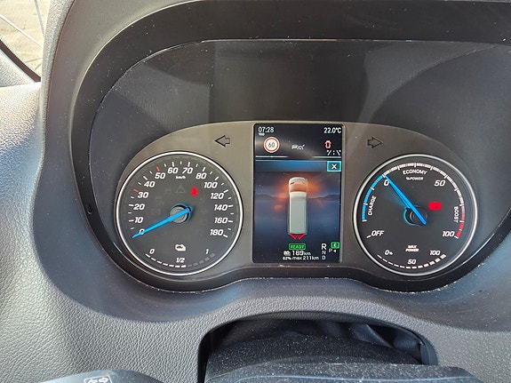 Mercedes-Benz eSprinter 414 8 of 11