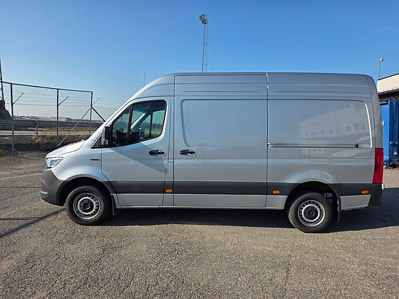 Mercedes-Benz eSprinter 414 2 of 5