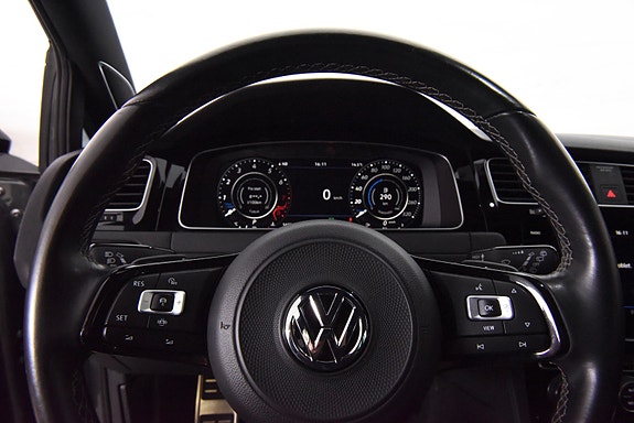 Volkswagen Golf VII 20 of 30