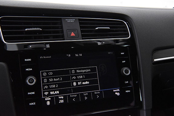 Volkswagen Golf VII 29 of 30