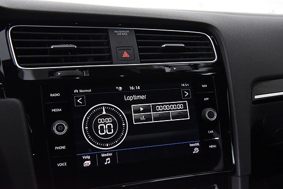 Volkswagen Golf VII 30 of 30