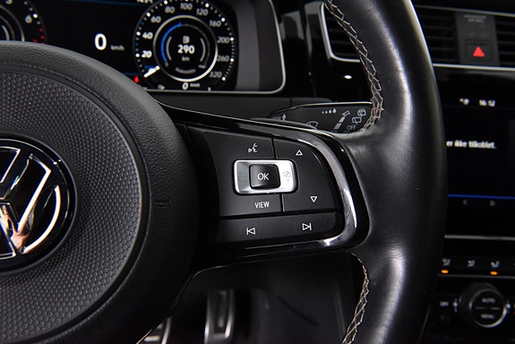 Volkswagen Golf VII 22 of 30