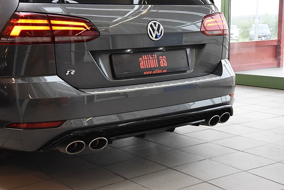 Volkswagen Golf VII 12 of 30
