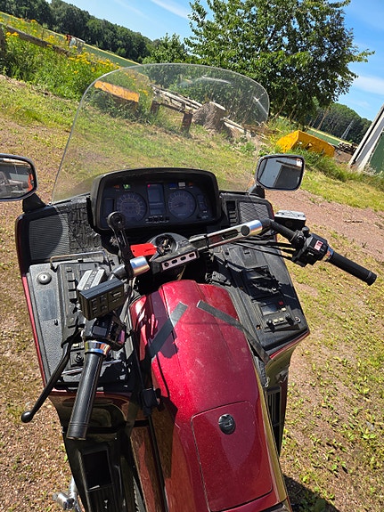 Yamaha XVZ 1300 Venture Royal 7 of 9