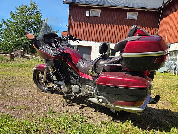 Yamaha XVZ 1300 Venture Royal 5 of 9