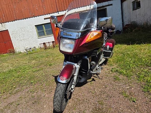 Yamaha XVZ 1300 Venture Royal 3 of 9