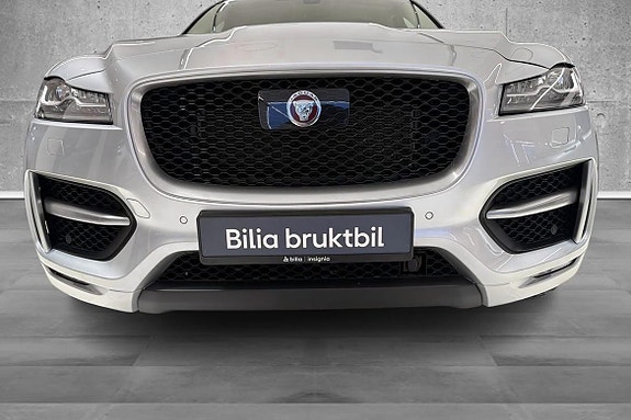 Jaguar F-PACE 19 of 24