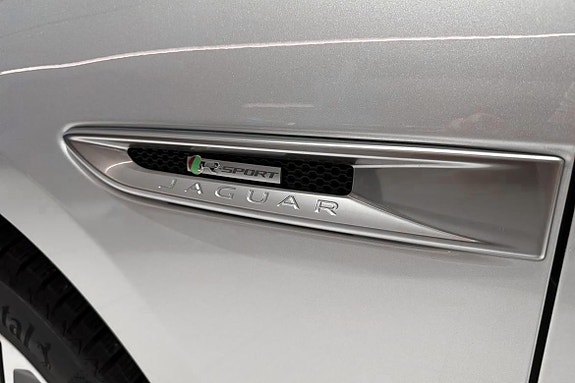 Jaguar F-PACE 24 of 24