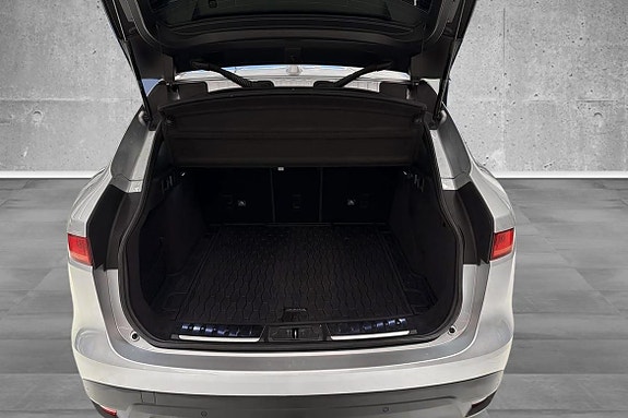 Jaguar F-PACE 15 of 24