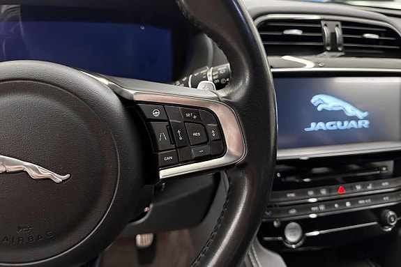 Jaguar F-PACE 14 of 24