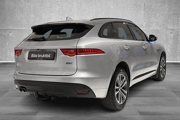 Jaguar F-PACE 3 of 24
