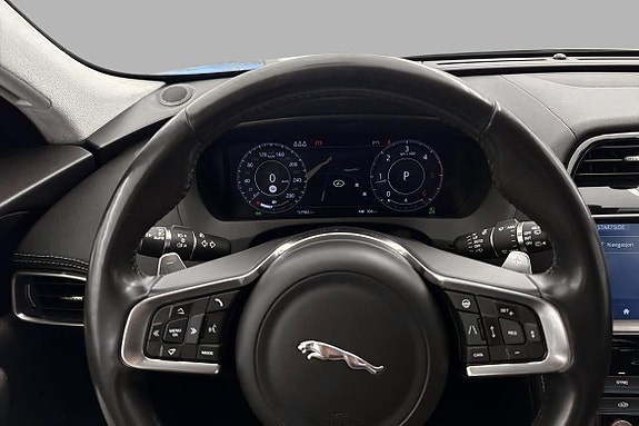 Jaguar F-PACE 8 of 24