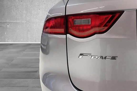 Jaguar F-PACE 23 of 24
