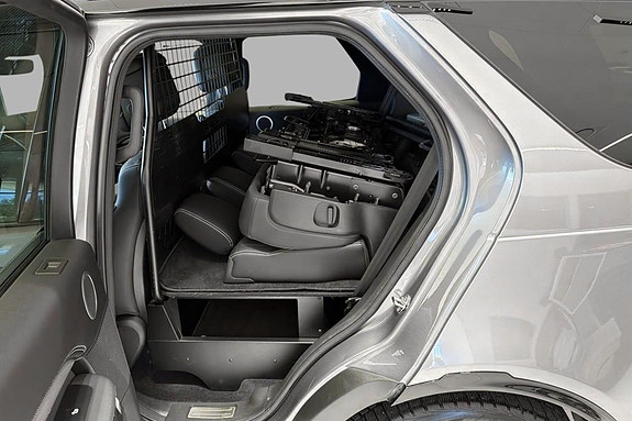 Land Rover Discovery 18 of 25