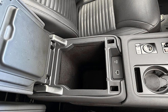 Land Rover Discovery 17 of 25