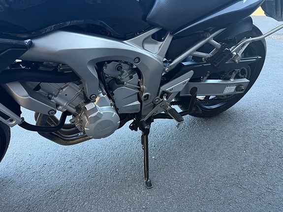Yamaha FZ-6 FAZER 12 of 14
