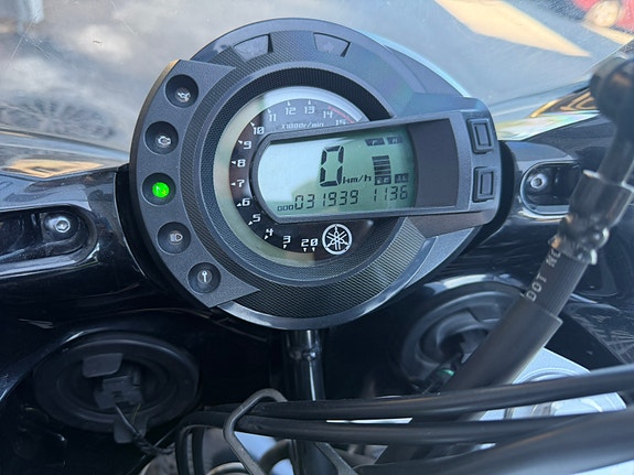 Yamaha FZ-6 FAZER 2 of 14