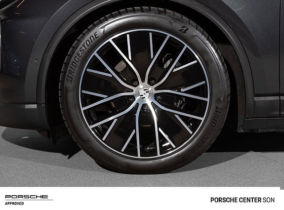 Porsche Macan 14 of 30