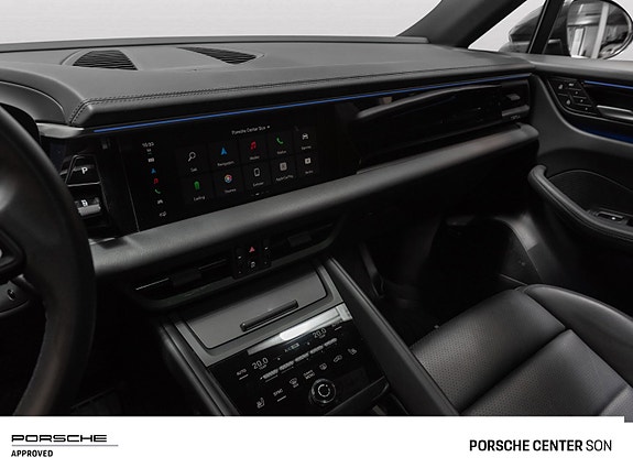 Porsche Macan 23 of 30