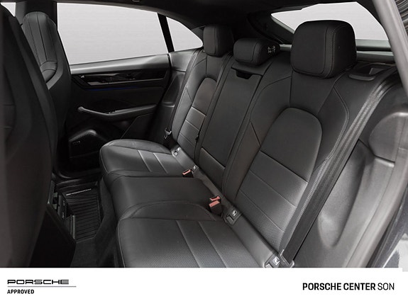 Porsche Macan 6 of 30