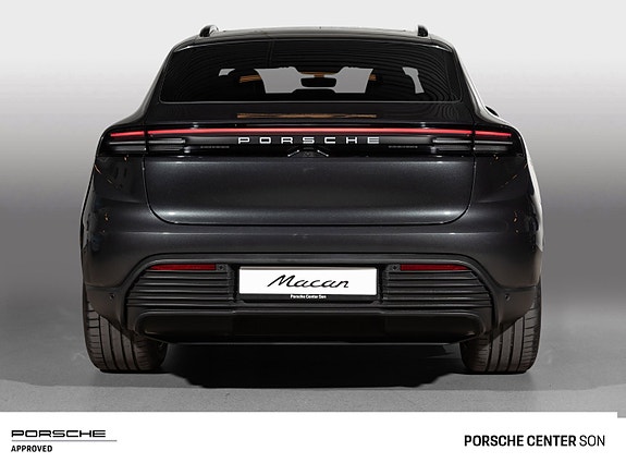 Porsche Macan 12 of 30
