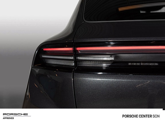 Porsche Macan 13 of 30