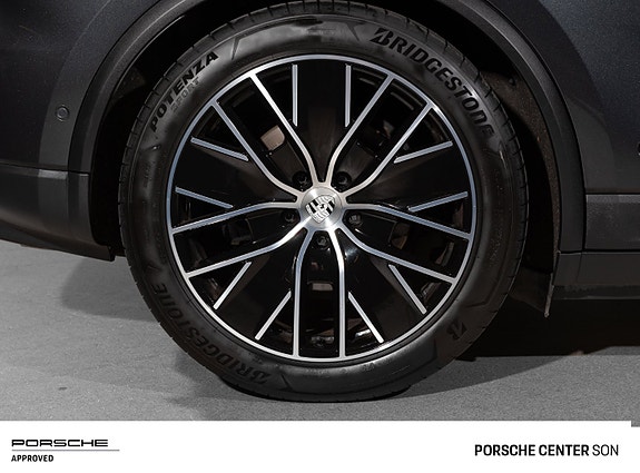Porsche Macan 16 of 30