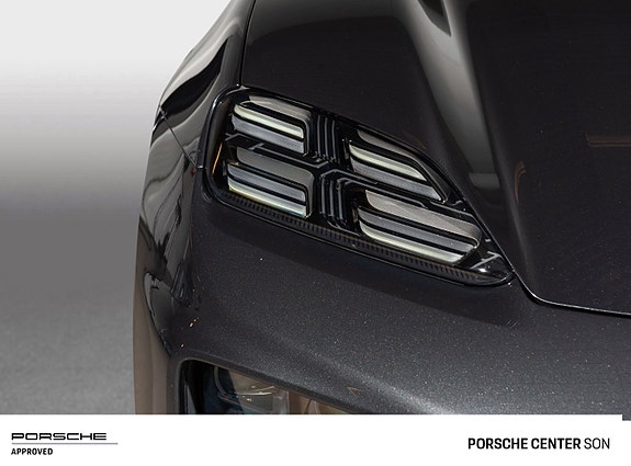 Porsche Macan 10 of 30